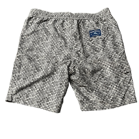 Tommy Bahama Black, Gray and White Board Shorts with Modern Pattern Size Large - Picture 2 of 14